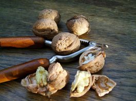 Зачем есть грецкие орехи каждый день. 8 полезных свойств для профилактики и лечения